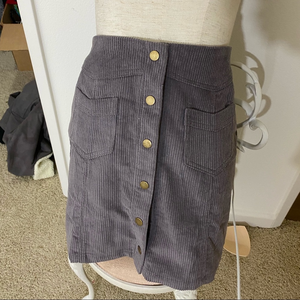 Grey skirt🤍 never been worn!!
